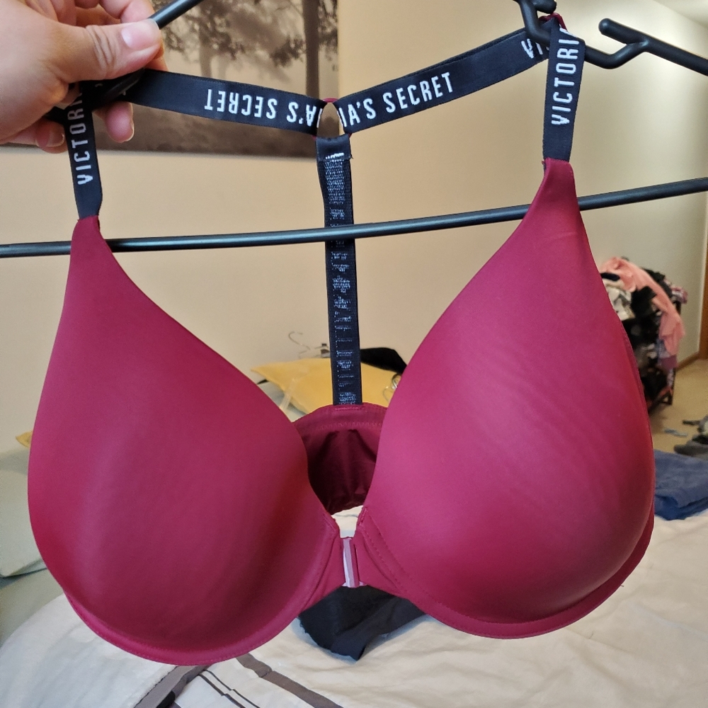 Maroon, front clip, Victoria's Secret bra
